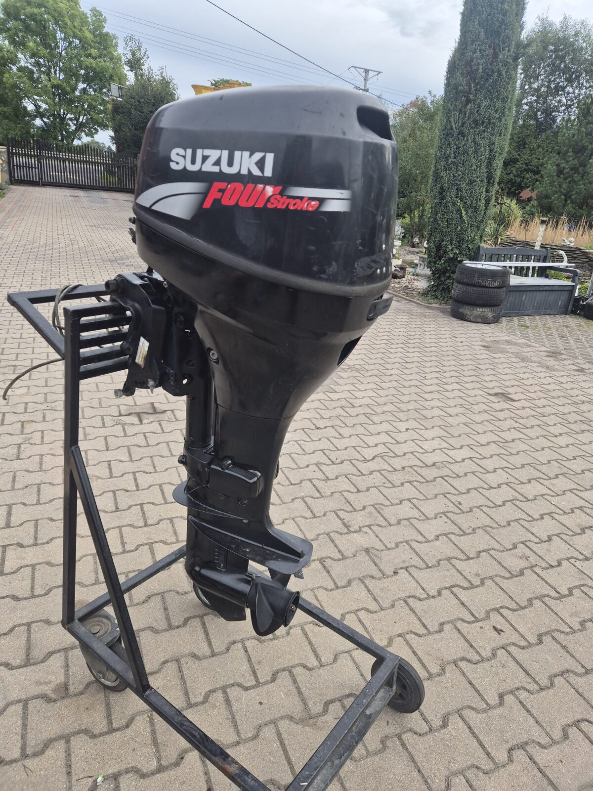 silnik zaburtowy Suzuki 25 KM stopa L , vtwin ,manetka rozrusznik - obrazek 2