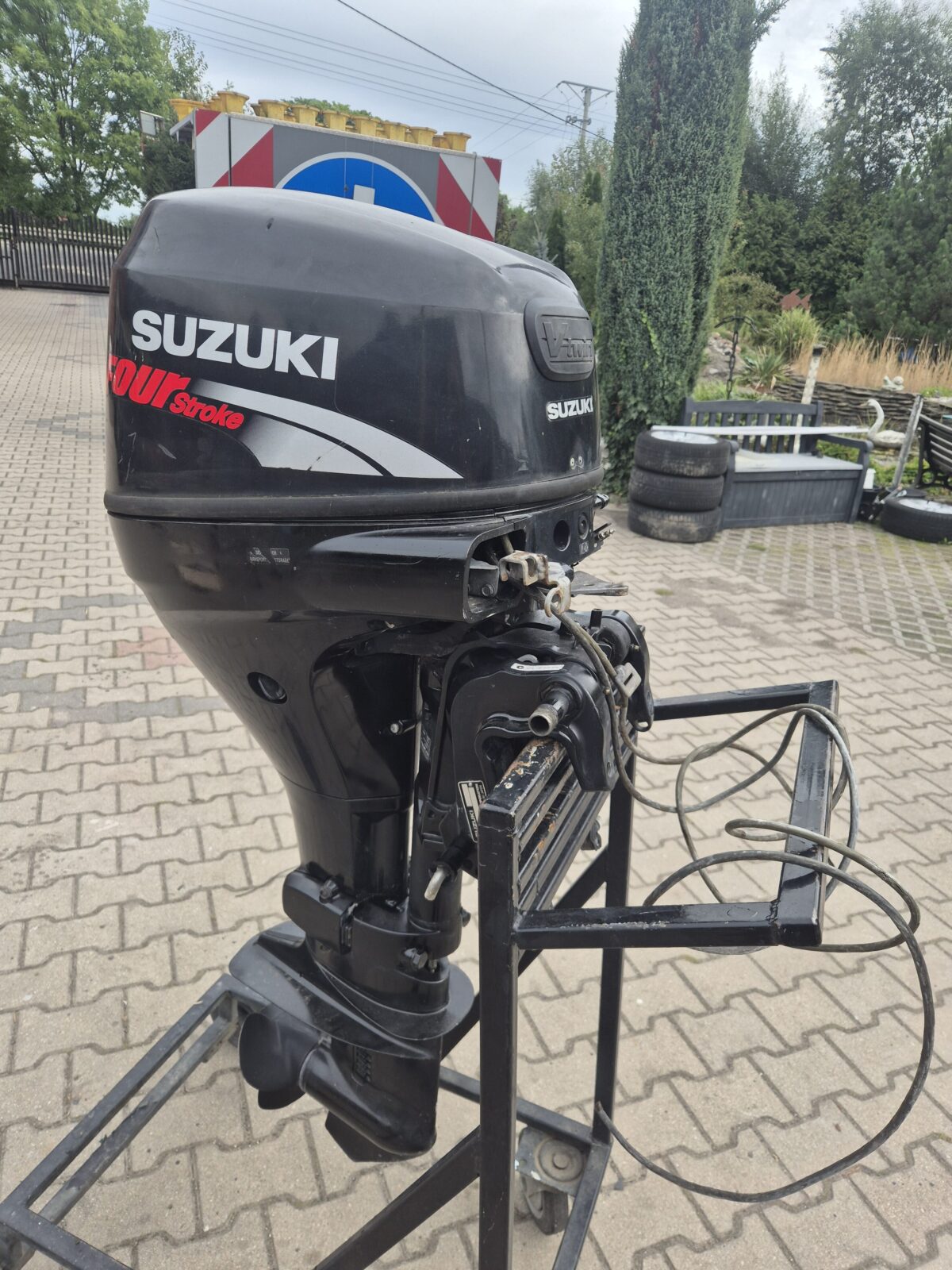 silnik zaburtowy Suzuki 25 KM stopa L , vtwin ,manetka rozrusznik - obrazek 4